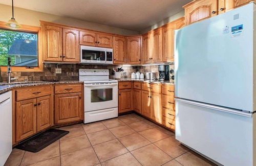 Walker House | Leech Lake Perfect Sand Beach, Flat, Boat Lift, Dock, Kayak, Paddleboat, Garage