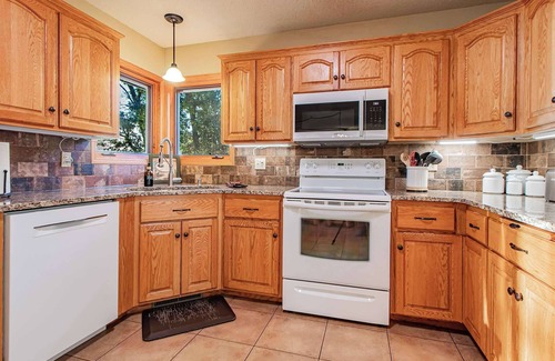 Walker House | Leech Lake Perfect Sand Beach, Flat, Boat Lift, Dock, Kayak, Paddleboat, Garage