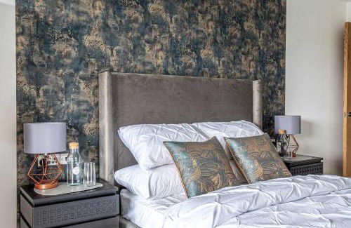 Leeds Apartment | Leeds City Centre 2BR Apartment - Luxury Stay with Private Terrace