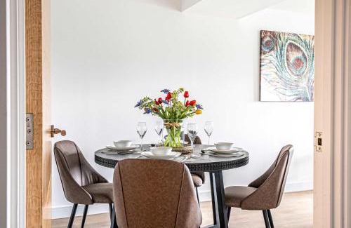 Leeds Apartment | Leeds City Centre 2BR Apartment - Luxury Stay with Private Terrace