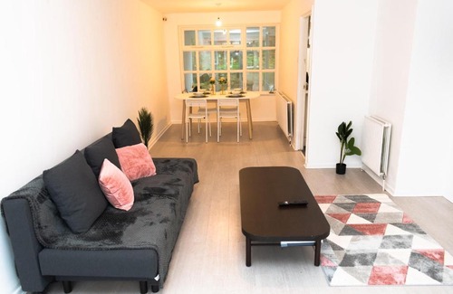 Seacroft House | Leeds Lodge