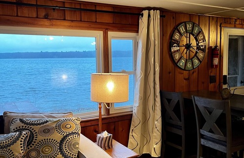Maple City Cabin | Leelanau County Hidden Gem on Little Traverse Lake