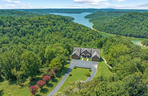 Silver Point House | Leeric Lodge & Resort on Center Hill Lake -Mtn top w/lake Views & Heated Pool
