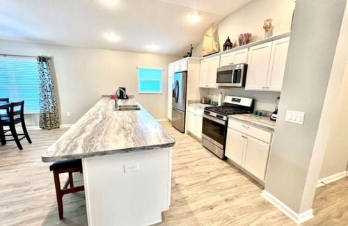Wildwood Apartment | Leffers Waterview Retreat - HOT TUB (Fenney)