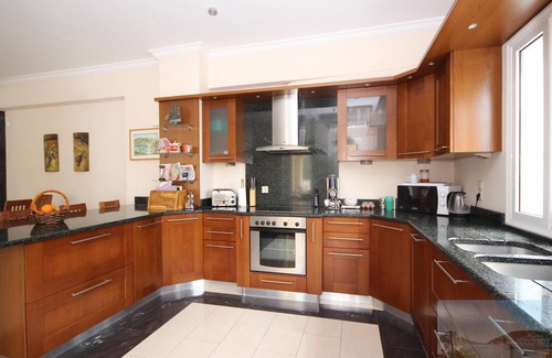 Mikros Gialos Villa | Lefkada Villa Mikros. Spectacular location & pool. Walk to beach. Mikros Gialos.