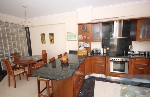 Mikros Gialos Villa | Lefkada Villa Mikros. Spectacular location & pool. Walk to beach. Mikros Gialos.