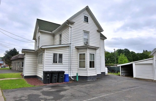 Oneonta House | Left Field - All Star Baseball Rentals