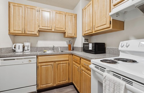 Richmond Apartment | Legacy at Imperial Village 104 I 1 Bed 1 Bath