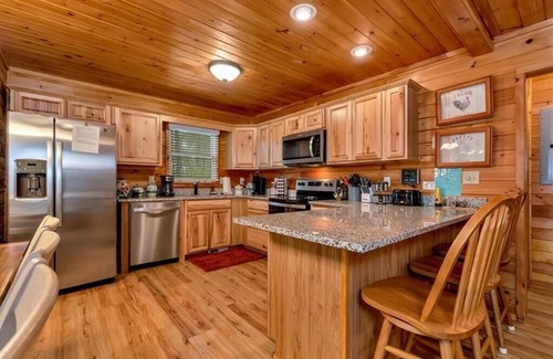 Sautee Nacoochee Cabin | Legacy Lodge Cabin-Various Sept. discounts Near Helen,GA Private Hot Tub,Tubing