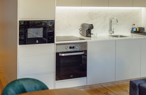 Lapa Apartment | LEGACY OPORTO PREMIUM APARTMENT B by VACATIONY