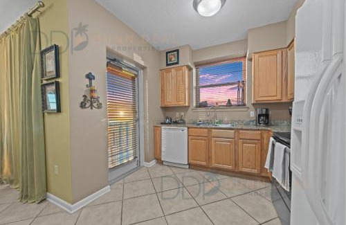 Gulfport House | Legacy Tower Two 609