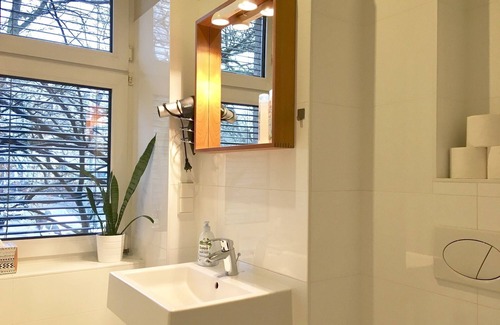 Neukoelln Apartment | Legal 140 sqm vacation apartment for up to 10 people