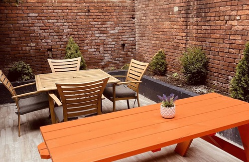 Historic Downtown House | Legal historic home 7 min train to NYC with yard