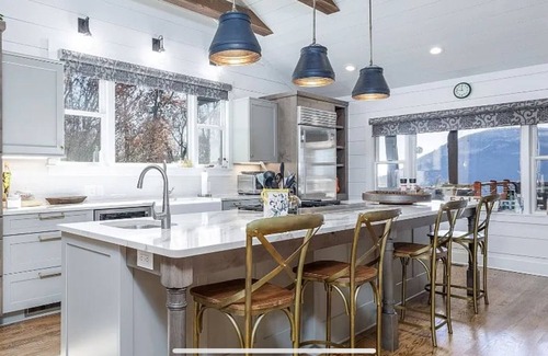 Cashiers House | Leggacy Heights – Mountain Views, Cozy Vibes, Minutes from Town