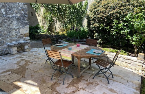 Limans House | Lei Barris, charming village house for 8 people with wooded garden.