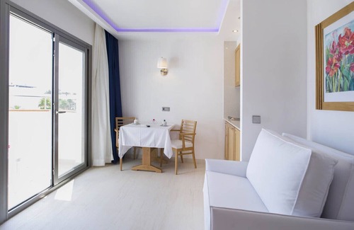 Sant Josep de sa Talaia Hotel | LeibTour code: BONMYBOS-S02/Pool + Beach 150m - Playa den Bossa ♥ Free Parking