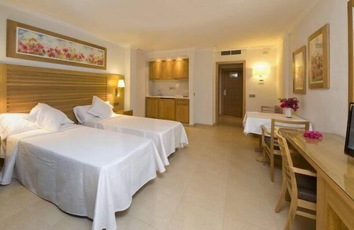 Sant Josep de sa Talaia Hotel | LeibTour code: IBAPPRE-S20/Studio Superior