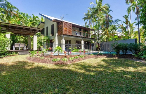 Port Douglas Villa | Leilani Tiare - 3 Bedroom Beachfront Villa
