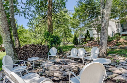 Leipers Fork House | Leiper's Fork Inn: Most Iconic Vacation Rental in Leiper's