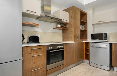 Victoria and Alfred Waterfront Apartment | Leisure Living on the Canals