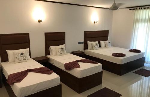 Mirissa Bed & Breakfast | Lemazone Inn