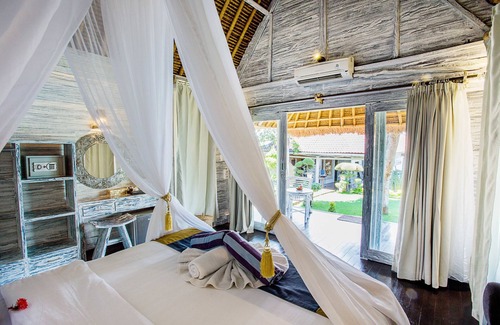 Mushroom Bay Resort | Lembongan Bay Shore Huts