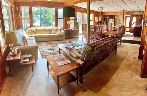 Sarona House | Lemens Lodge Sportsman & Family Lodge on Long Lake-Sleeps 12 - Open all Seasons