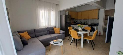 Neoi Epivates Apartment | Lemon Drop Beach Apartment