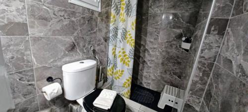 Neoi Epivates Apartment | Lemon Drop Beach Apartment