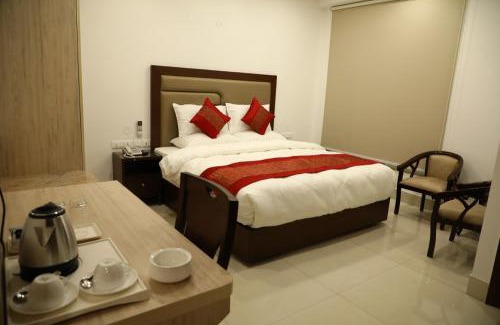 Malviya Nagar Hotel | Lemon Green Inn