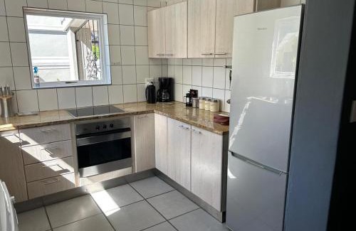 Franschhoek House | Lemon Tree Cottage a Charming 3 Bedroom Self-catering house