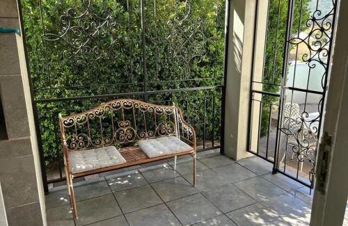 Franschhoek House | Lemon Tree Cottage a Charming 3 Bedroom Self-catering house