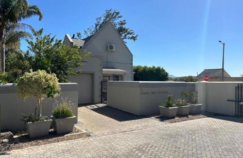 Franschhoek House | Lemon Tree Cottage a Charming 3 Bedroom Self-catering house