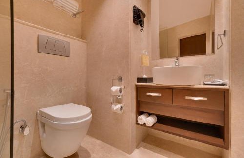 Noida Hotel | Lemon Tree Hotel, Noida