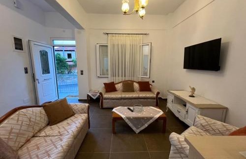 Monastiraki House | Lemon Tree House