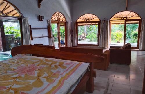 Kalibukbuk Villa | Lemongrass villa