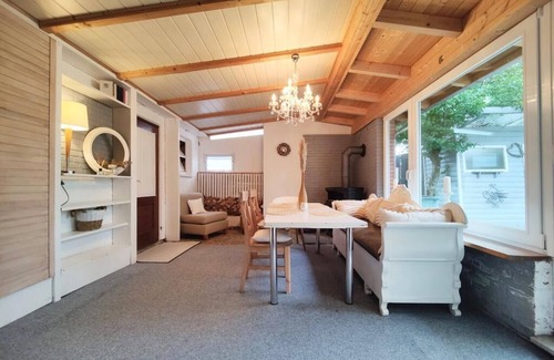 Wesselburen House | Leni - 2 Duschbäder, Wintergarten mit Kamin, Terrasse, Grill, 2 Stellplätze