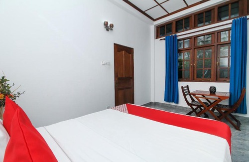 Mount Lavinia Hotel | Leo's Home Stay