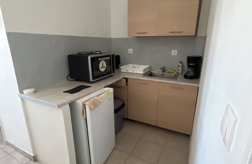 Emporio Hotel | Leon Lux Apartment, triple room with private bathroom, share pool and ocean view