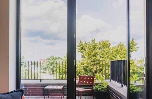 Greenpoint Apartment | Leonard by Rove Travel | 2BR PH Loft McCarren Park