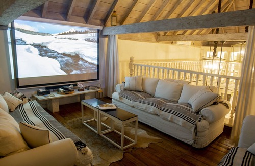 Centro Hotel | LEONES DE ALBA 10BDRS 13BATHRS 2POOLS FULL STAFF INCLUDED & BEST LOCATION