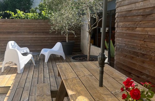 Chateauroux House | Léonie's house - 2 bedrooms - private courtyard - wifi