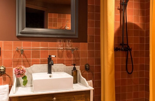 Dieppe Apartment | Léopoldine-Studio-Queen-Ensuite with Shower