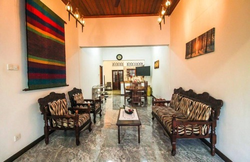 Mount Lavinia House | Leos Home Stay