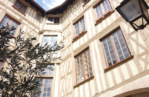 Limoges Apartment | L’Épicurien – Premium 32m² Studio in the Historic Heart of Limoges