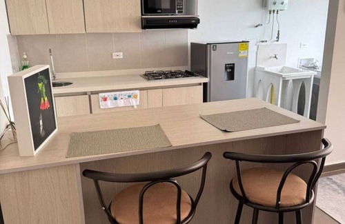 Pereira Apartment | lEPl Comfy Loft w/Tv,Washer,Parking,Well Location