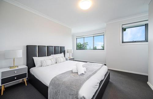 Leppington House | Leppington 5Br house near train and shopping