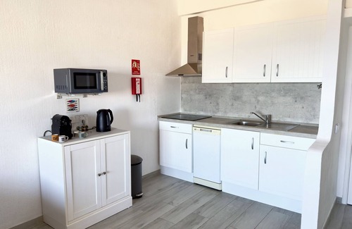 Patio Apartment | Les 3 Dauphins apartment with pool and sea view