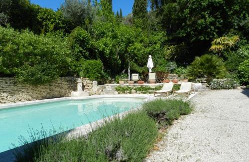 Lauris Bed & Breakfast | Les Acanthes