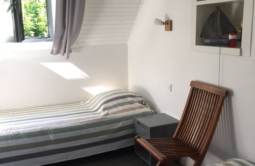 Ploneour-Lanvern House | ' Les Agapanthes ' - In the heart of the Bigouden country